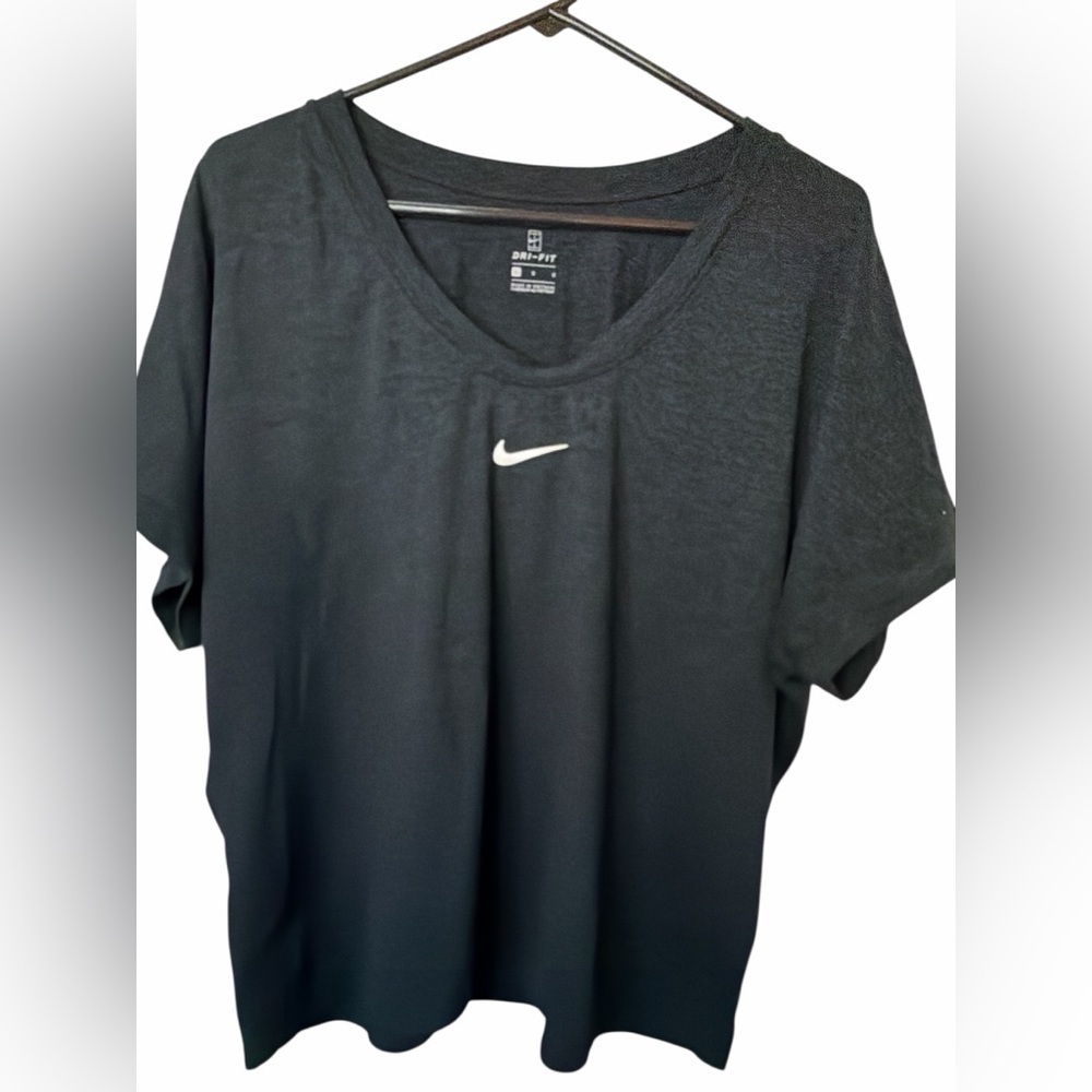 Nike Women's Black Dri-Fit Short Sleeve Tee NWOT